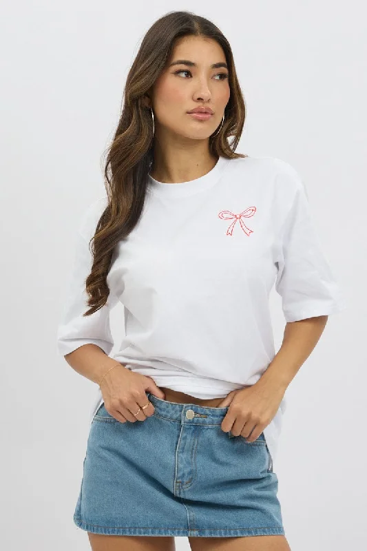 Chic Women's Outfit White Graphic Tee Short Sleeve